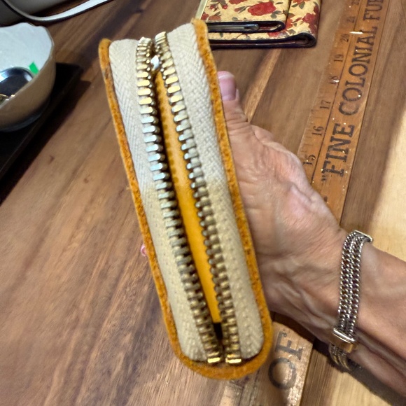 PORTLAND LEATHER SMALL ZIP WALLET - Picture 4 of 6